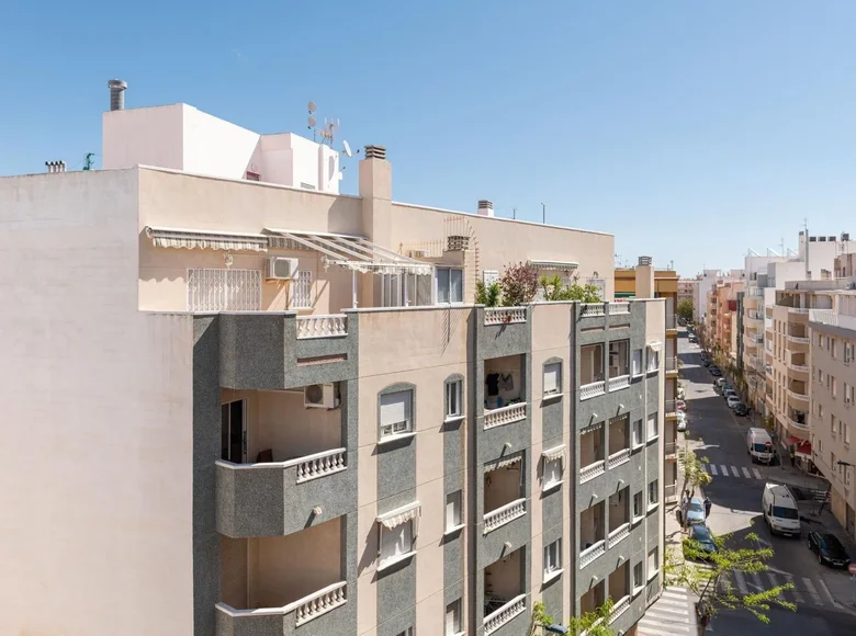 Mieszkanie 2 pokoi 52 m² Torrevieja, Hiszpania