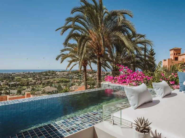 Mieszkanie 3 pokoi 289 m² Marbella, Hiszpania