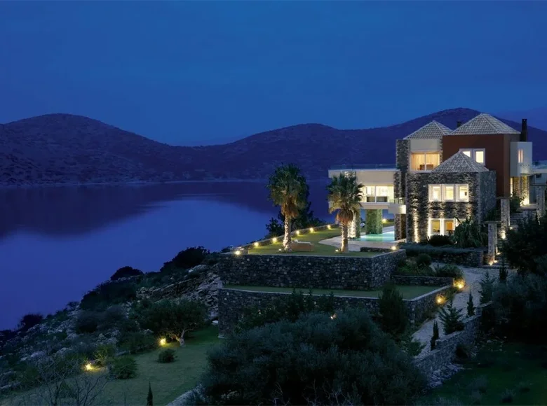 5 bedroom villa 740 m² District of Agios Nikolaos, Greece