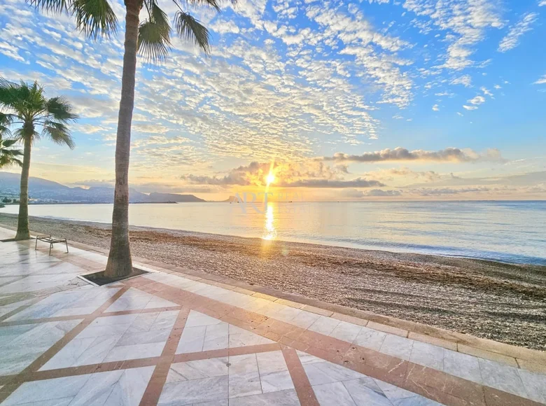 Mieszkanie 2 pokoi 110 m² Altea, Hiszpania