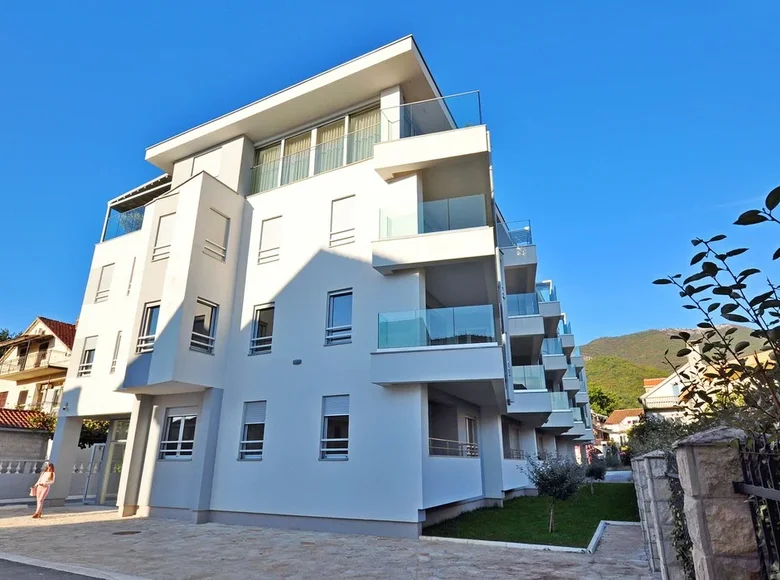 Appartement 2 chambres 103 m² Tivat, Monténégro