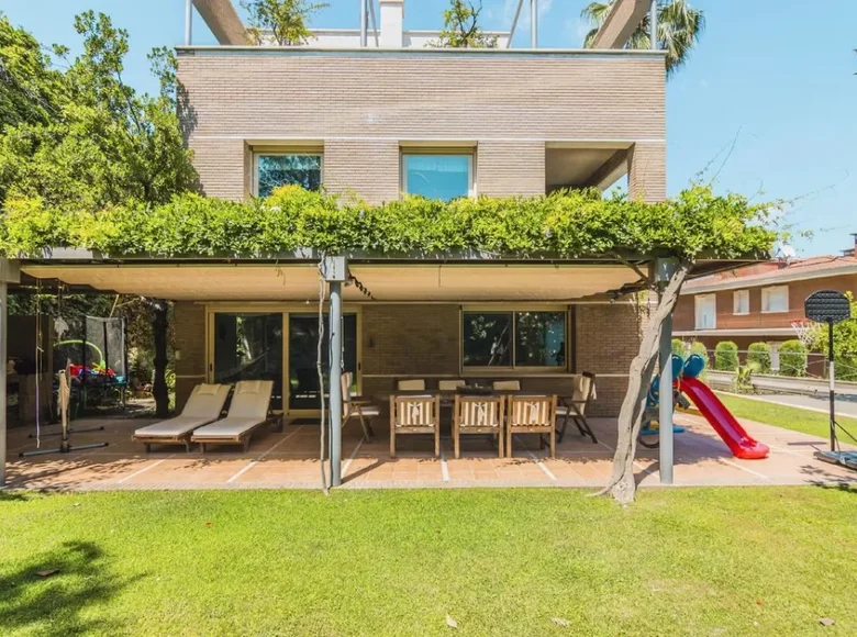 6 bedroom villa 686 m² Barcelona, Spain