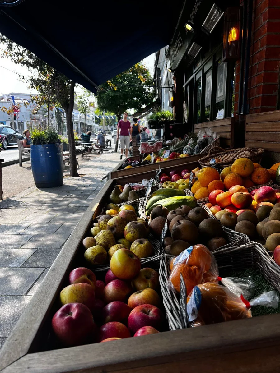 Торговля фруктами на улице Дублина
