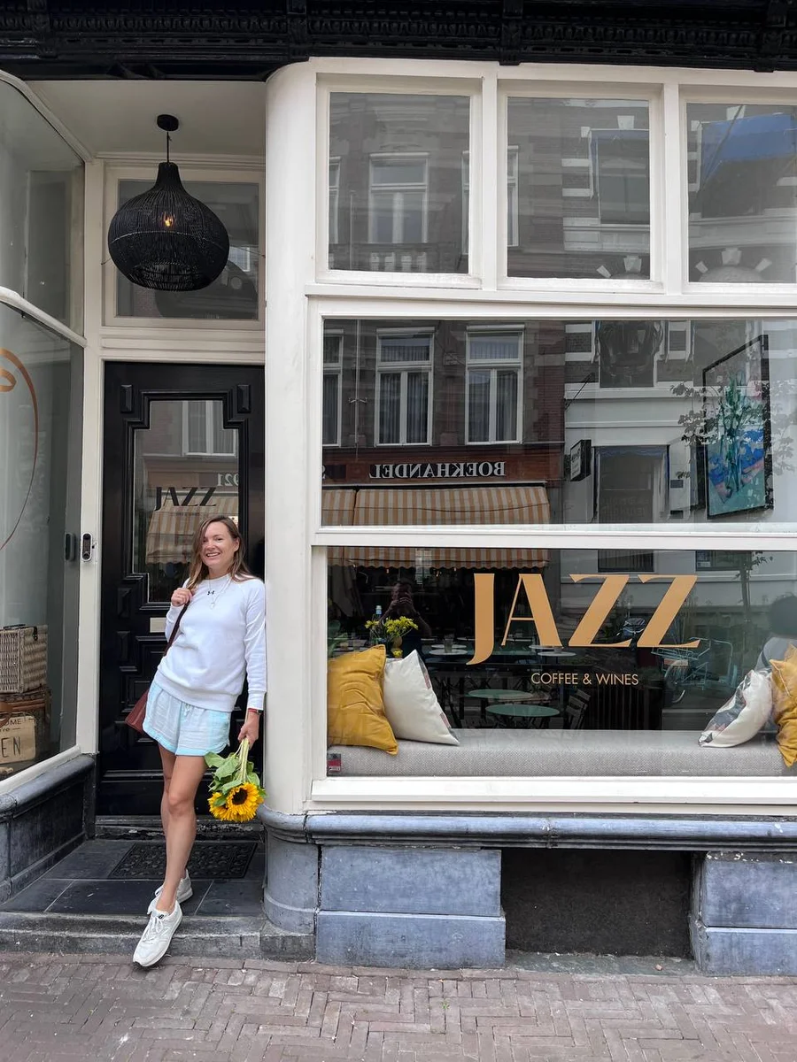 girl on the street outside the shop 