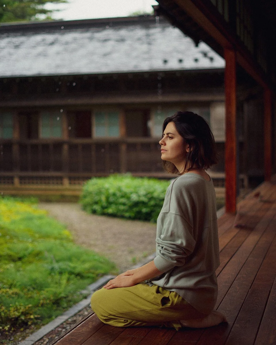 Mädchen zu Hause in Japan