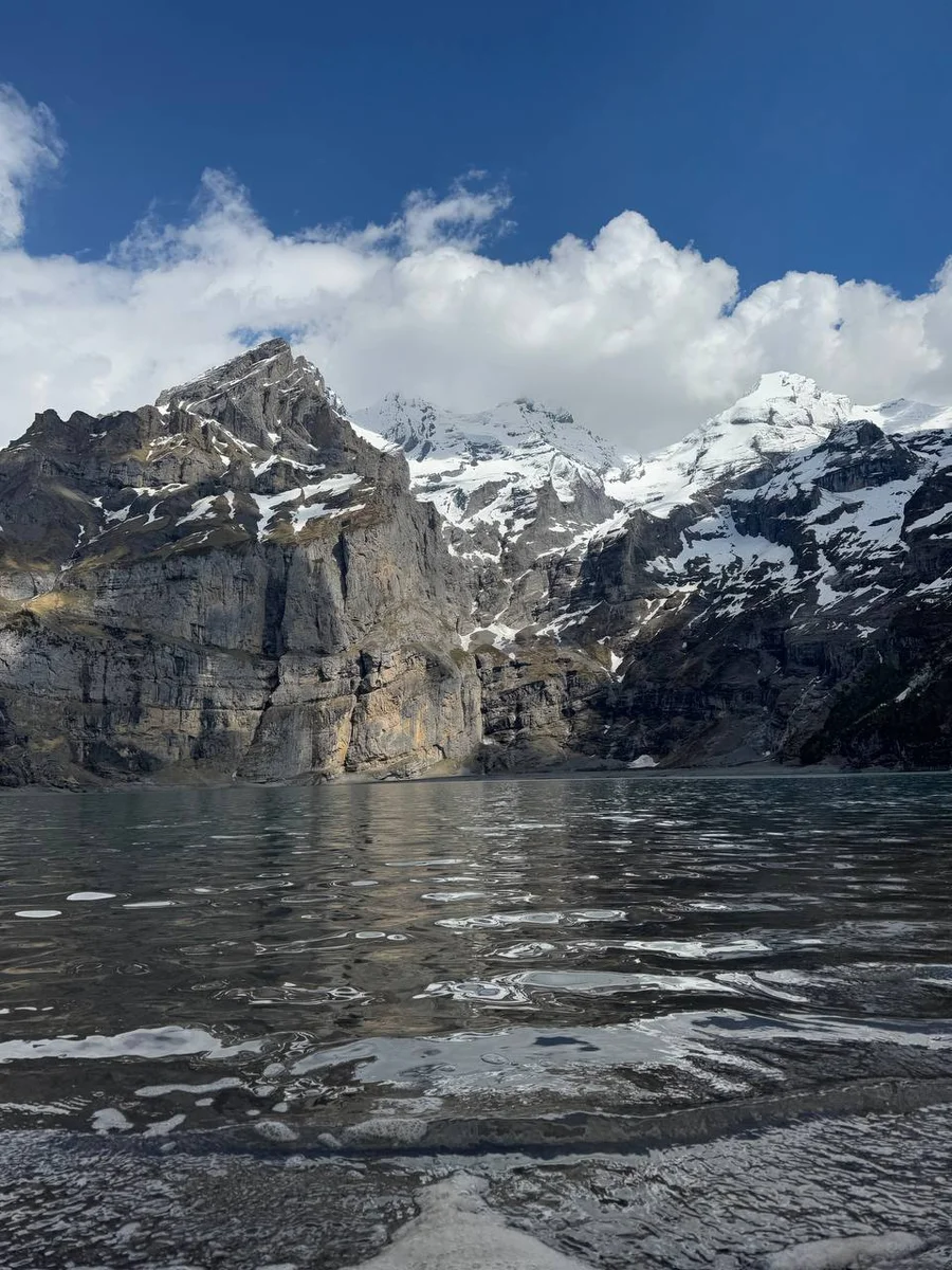 голубое озеро Ошинен, Швейцария, чистота воды