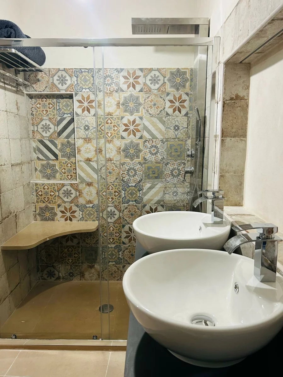 bathroom tile before renovation