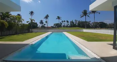 Villa 4 chambres avec Fenêtres double vitrage, avec Meublesd, avec Climatiseur dans Phuket, Thaïlande