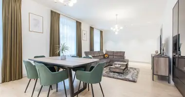 Wohnung 4 zimmer in Riga, Lettland