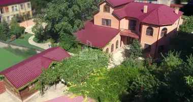 Villa 5 bedrooms with Furnitured, with Central heating, with Asphalted road in Tbilisi, Georgia