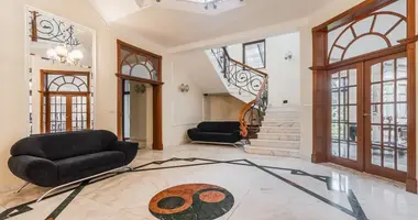Коммерческое помещение 1 000 м² в Варшава, Польша