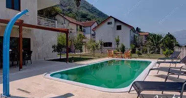 Villa  mit Garage in Kotor, Montenegro