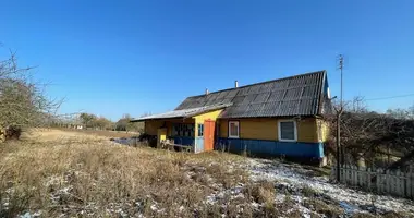 Haus in Putryskauski siel ski Saviet, Weißrussland