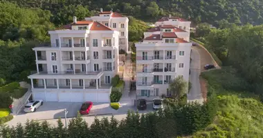 Apartamento 4 habitaciones en Kumbor, Montenegro