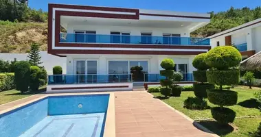 Villa in Mahmutlar, Turkey