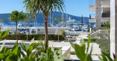 Wohnung 6 zimmer in Tivat, Montenegro