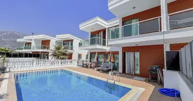 Villa 4 habitaciones con aparcamiento, con Vistas al mar, con Piscina en Alanya, Turquía