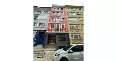 1 room apartment with elevator, with air conditioning, with central heating in Sahkulu Mahallesi, Turkey