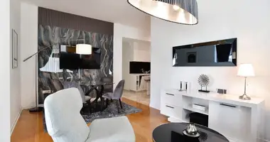 Apartamento 4 habitaciones en Budva, Montenegro