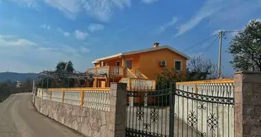 Casa 4 habitaciones en celuga, Montenegro