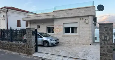 4 bedroom house in Krasici, Montenegro