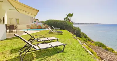 4 bedroom house in Peyia, Cyprus