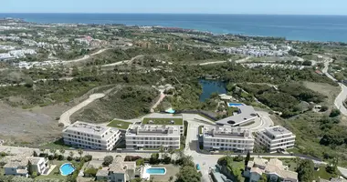 2 bedroom apartment in Estepona, Spain