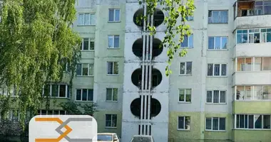 Apartamento 3 habitaciones en Saligorsk, Bielorrusia