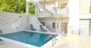 Wohnung 2 Schlafzimmer in Prcanj, Montenegro
