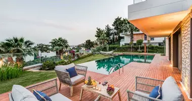 Villa 7 rooms with parking, with Sea view, with Swimming pool in Goeltuerkbuekue, Turkey