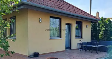 6 room house in Rackeve, Hungary