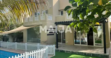 Villa 5 bedrooms with Air conditioner, with Swimming pool, in good condition in Dubai, UAE