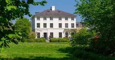 2 bedroom apartment in Tonbridge and Malling, United Kingdom
