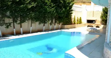 Villa 13 Zimmer mit Schwimmbad, mit Bergblick, mit Stadtblick in Agia Marina, Griechenland