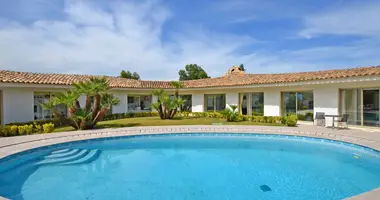 Villa 5 bedrooms with Sea view, with Terrace in France