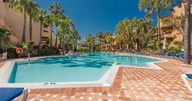 Wohnung 3 Schlafzimmer in San Pedro Alcantara, Spanien