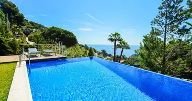 Villa 6 bedrooms with Double-glazed windows, with Balcony, with Furnitured in Lloret de Mar, Spain