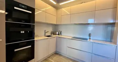 Apartamento 3 habitaciones en Minsk, Belarús