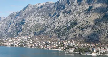 Wohnung 2 Schlafzimmer in Dobrota, Montenegro