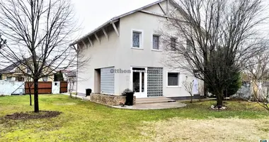 5 room house in Bicske, Hungary