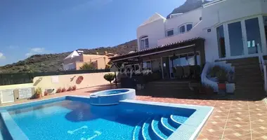 4 bedroom apartment in Miraverde, Spain