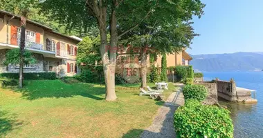 Villa 5 habitaciones en Como, Italia