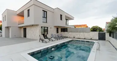 Villa 4 bedrooms in Karlobag, Croatia