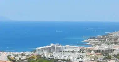 4 bedroom apartment in Miraverde, Spain