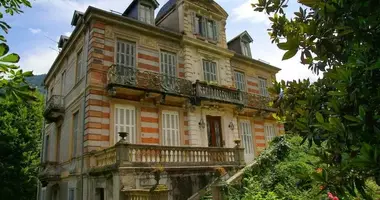 9 room house in Bagneres-de-Luchon, France