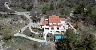 Villa 5 bedrooms in Pera Pedi, Cyprus