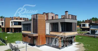 Casa 7 habitaciones en poselenie Krasnopahorskoe, Rusia