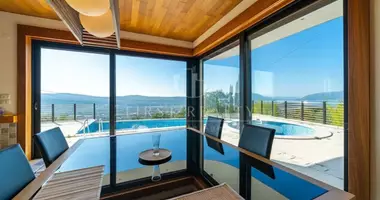 Villa 3 bedrooms with Double-glazed windows, with Furnitured, with Sea view in Trojica, Montenegro