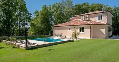 Villa 4 bedrooms in Porec, Croatia