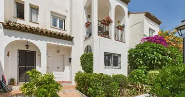 3 bedroom house in Estepona, Spain